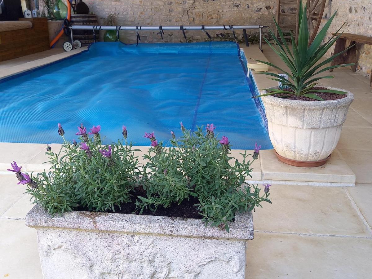 La Charentaise Ch D'hotes ,studio Bed & Breakfast Chérac
